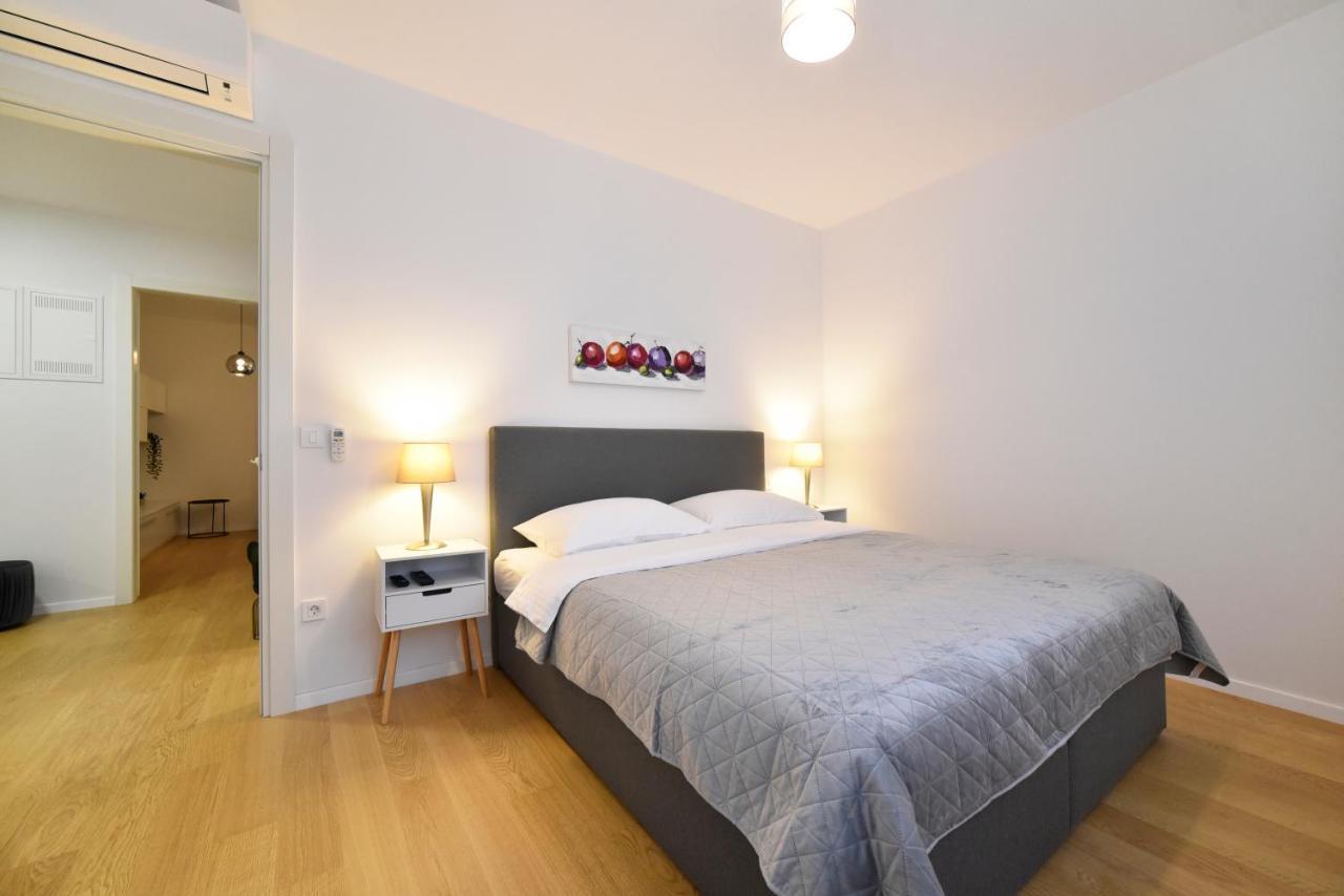 Ophelia Apartment With Parking 萨格勒布 外观 照片