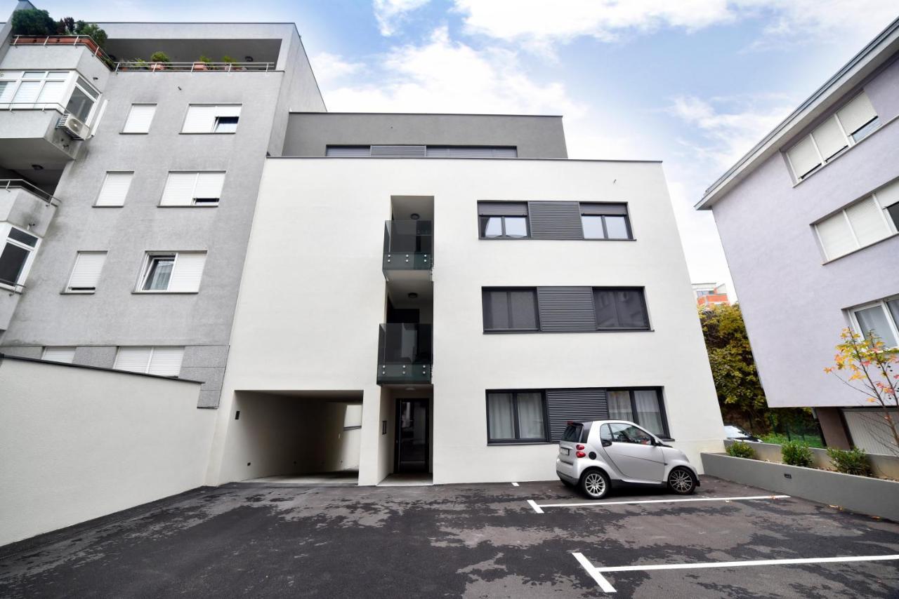 Ophelia Apartment With Parking 萨格勒布 外观 照片